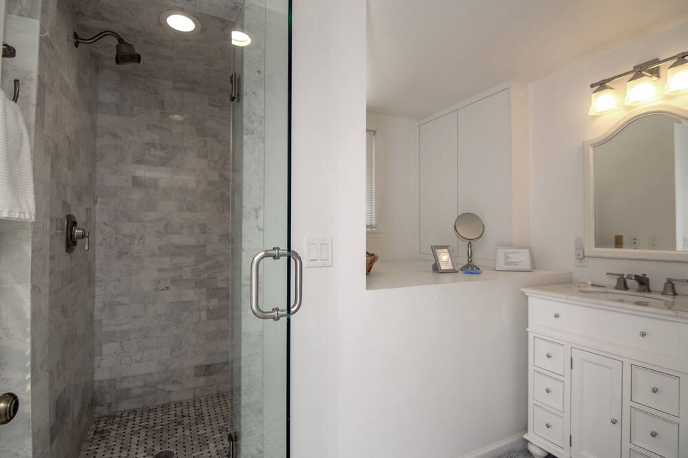 Photo of Bathroom in Orchid Island