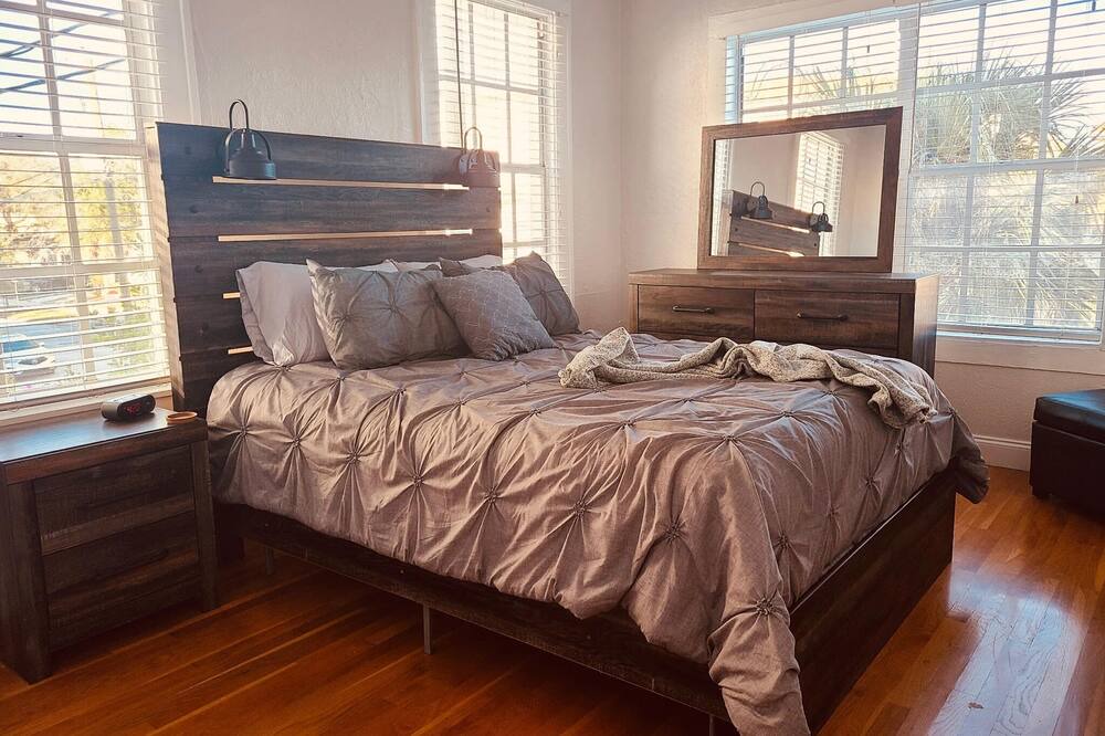 Photo of Bedroom in Courier City - Oscawana