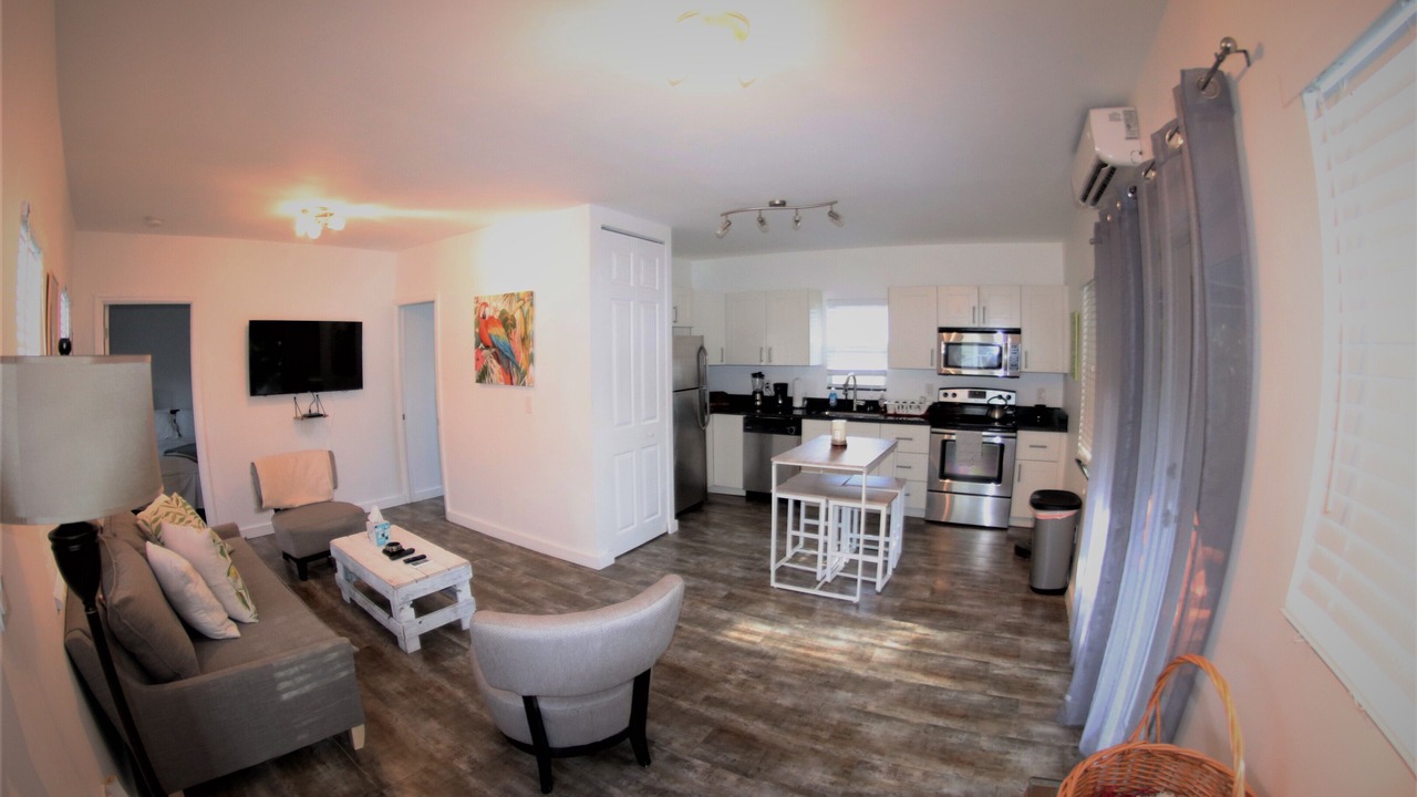 Photo of Livingroom in Northeast Miami