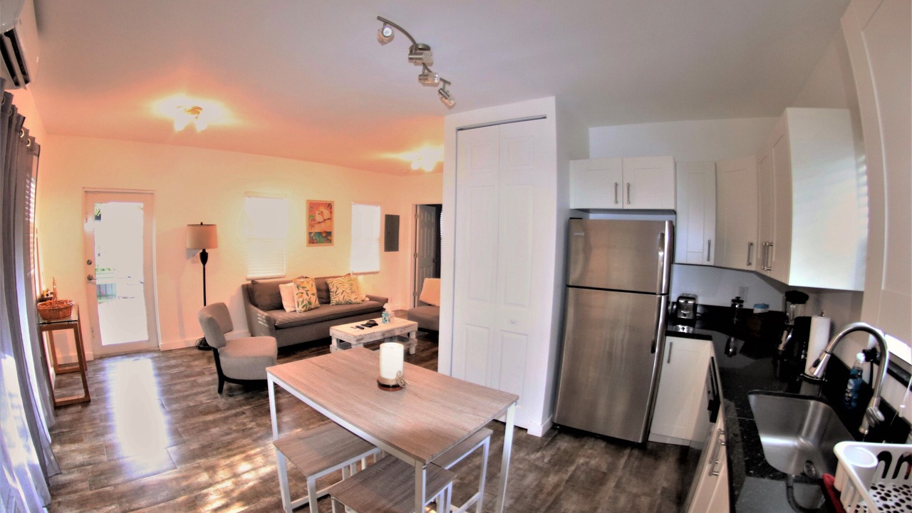 Photo of Livingroom in Northeast Miami