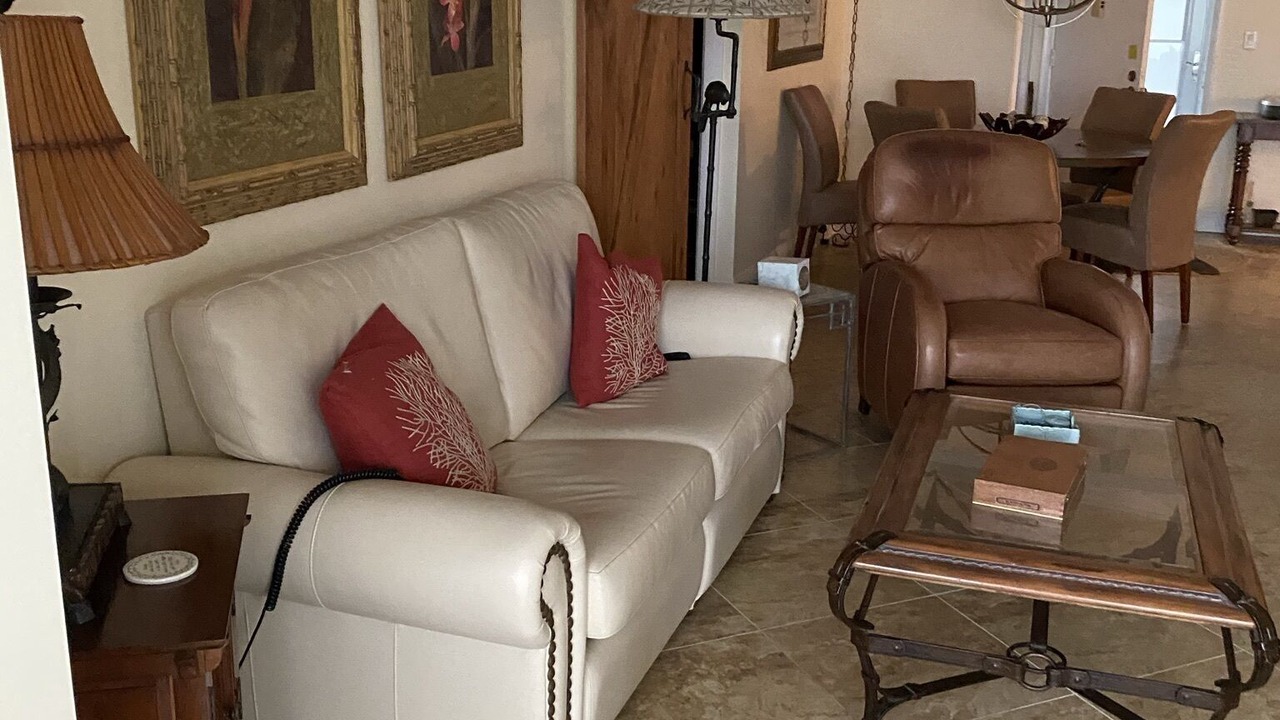 Photo of Livingroom in Royal Harbor