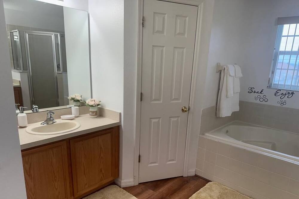 Photo of Bathroom in Poinciana