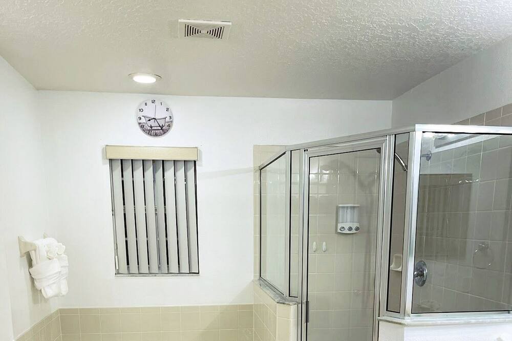 Photo of Bathroom in Poinciana