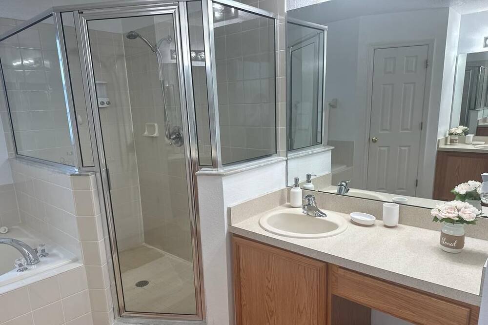 Photo of Bathroom in Poinciana