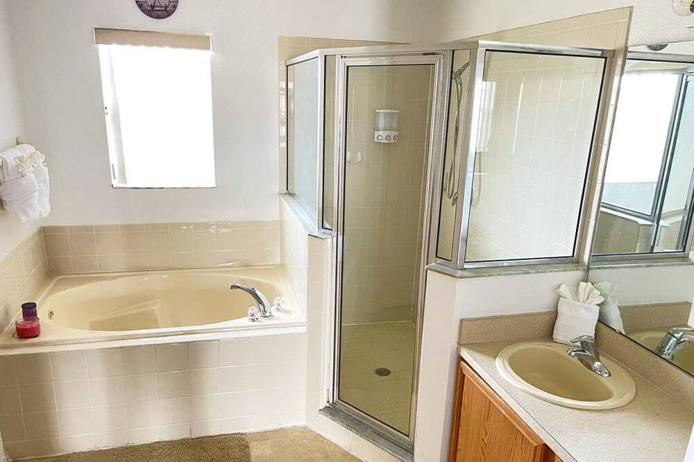 Photo of Bathroom in Poinciana