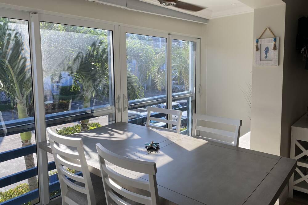 Photo of Livingroom in Hutchinson Island South