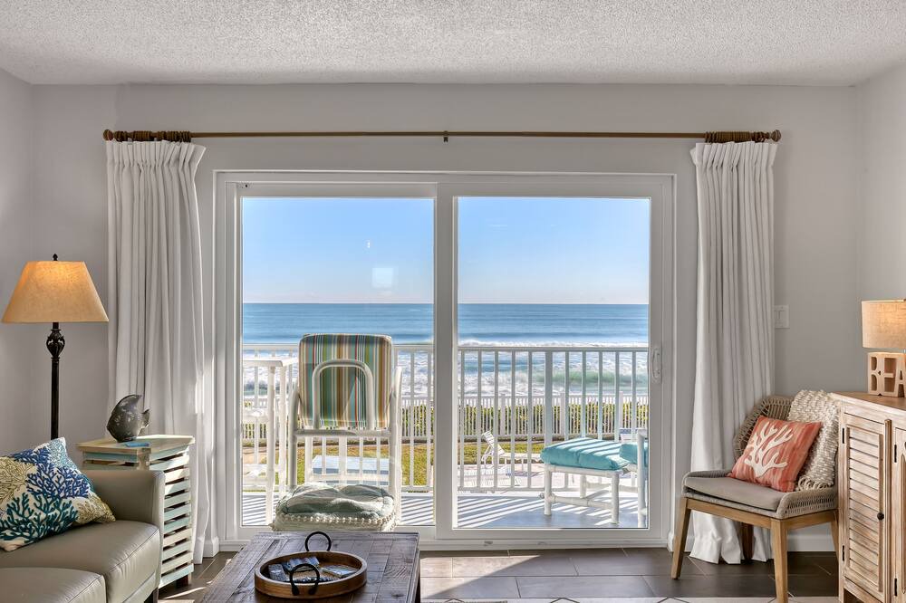 Photo of Livingroom in South Patrick Shores