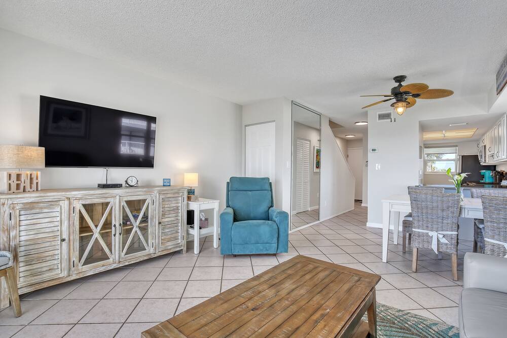 Photo of Livingroom in South Patrick Shores