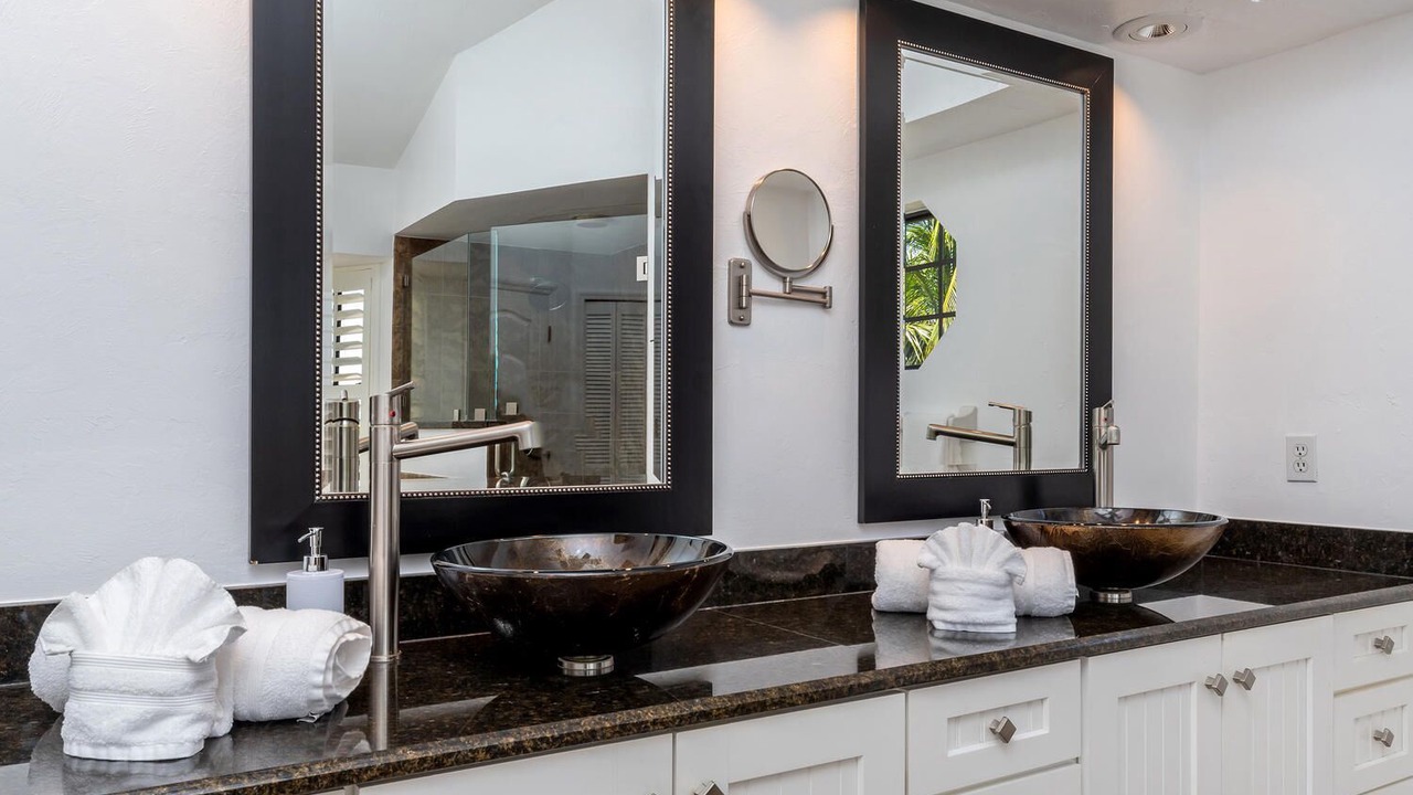 Photo of Bathroom in Mid Island