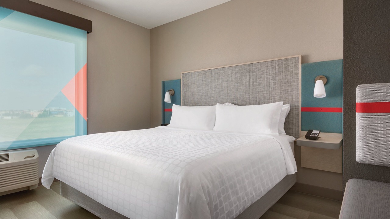 Photo of Bedroom in Tropic