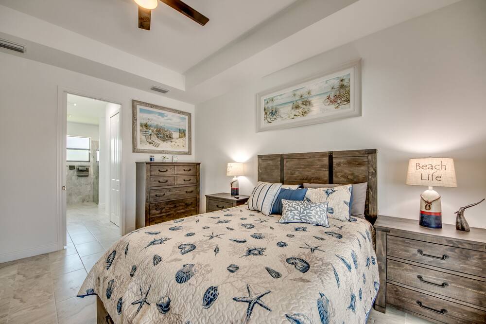 Photo of Bedroom in Diplomat