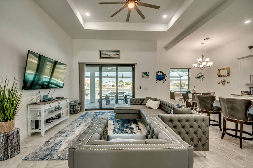 Photo of Livingroom in Diplomat