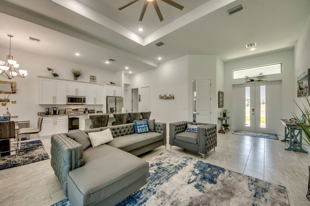 Photo of Livingroom in Diplomat
