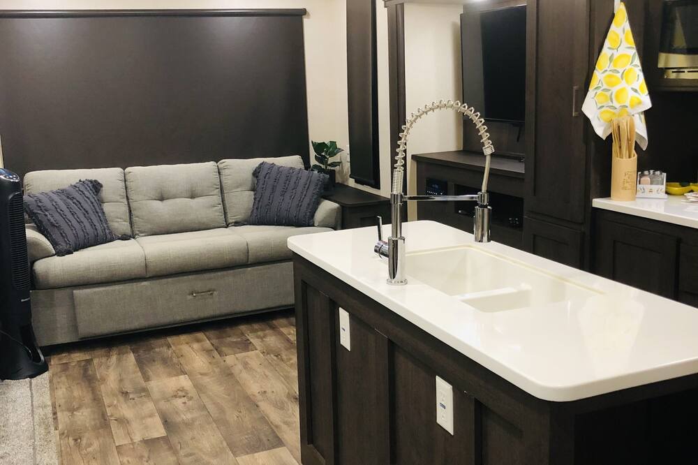 Photo of Bedroom in Okeechobee