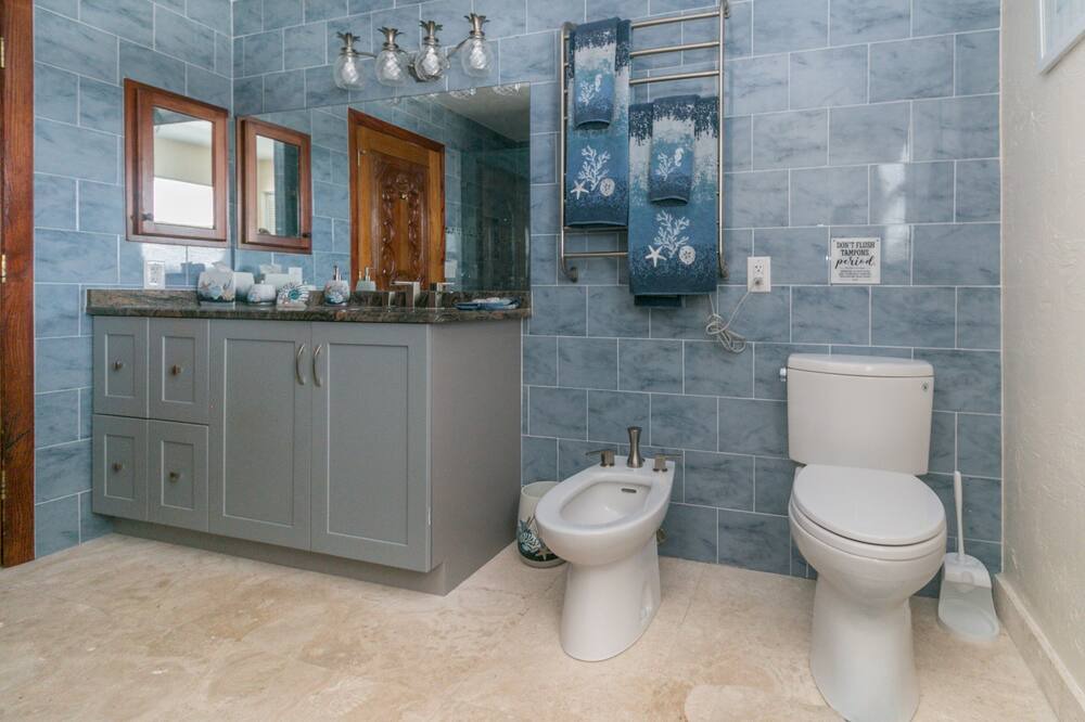 Photo of Bathroom in Melbourne Beach