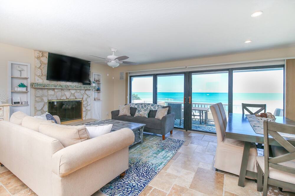 Photo of Livingroom in Melbourne Beach