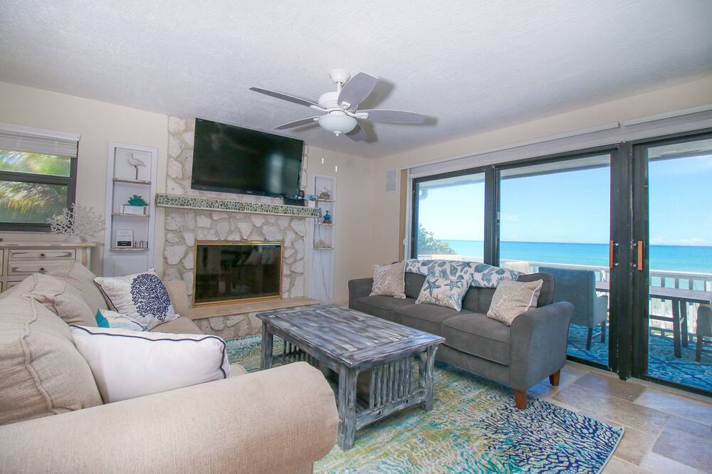 Photo of Livingroom in Melbourne Beach