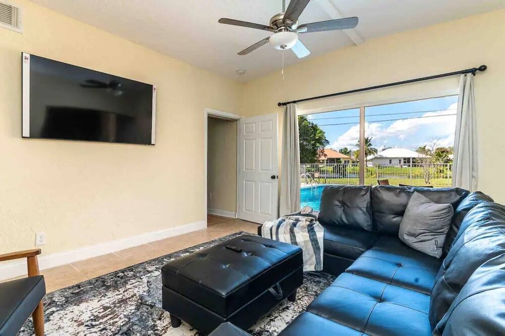 Photo of Livingroom in Royal Palm Beach