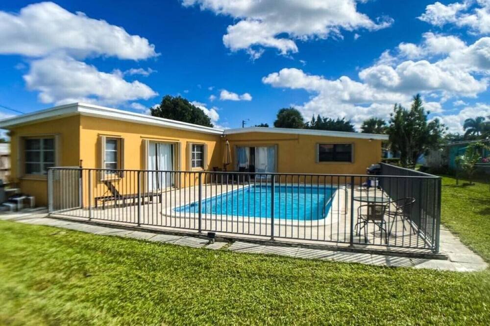 Photo of Outdoor in Royal Palm Beach