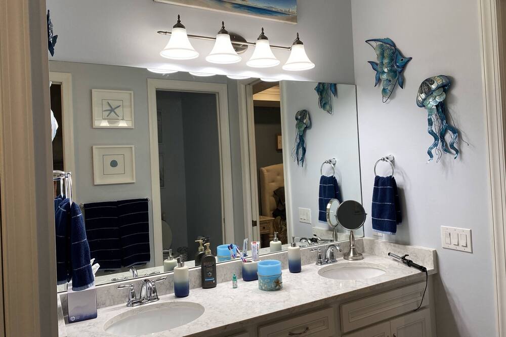 Photo of Bathroom in Immokalee