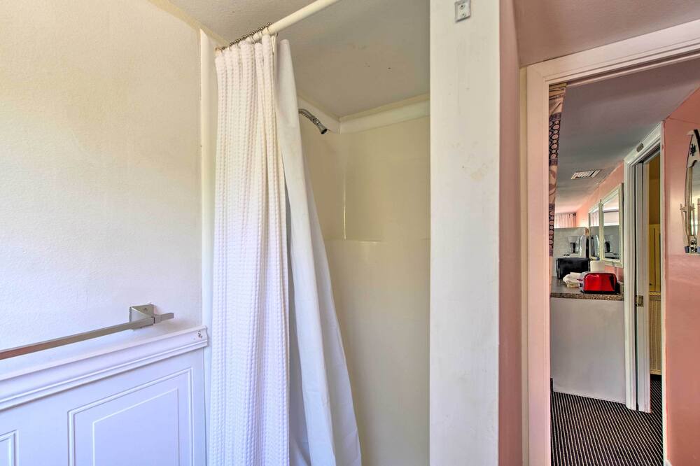 Photo of Bathroom in Tropic