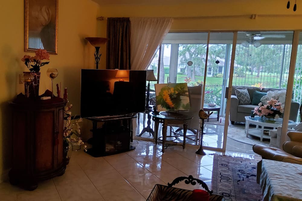 Photo of Livingroom in The Meadows