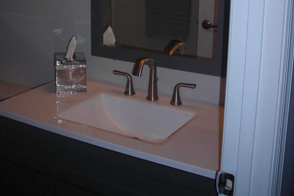 Photo of Bathroom in Port Saint Lucie