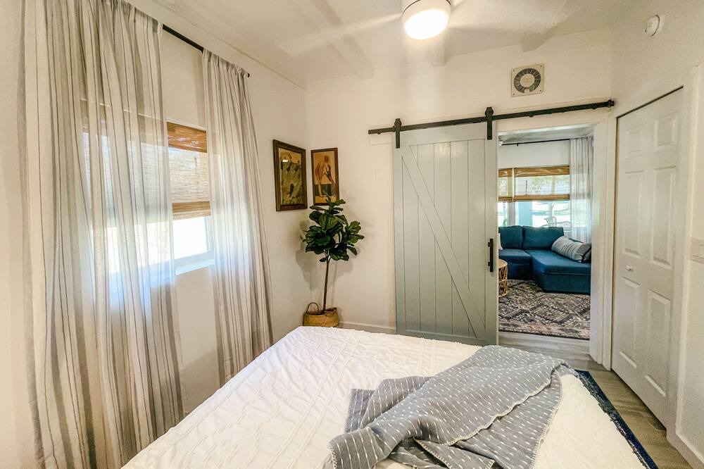 Photo of Bedroom in Melbourne Village