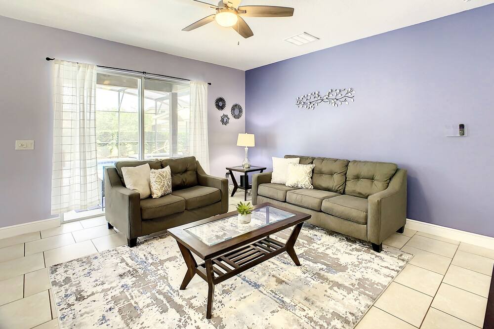 Photo of Livingroom in Sunridge Woods