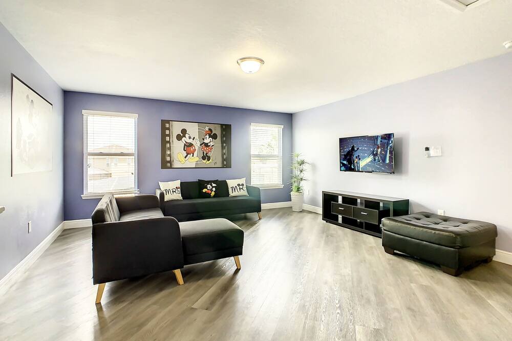 Photo of Livingroom in Sunridge Woods