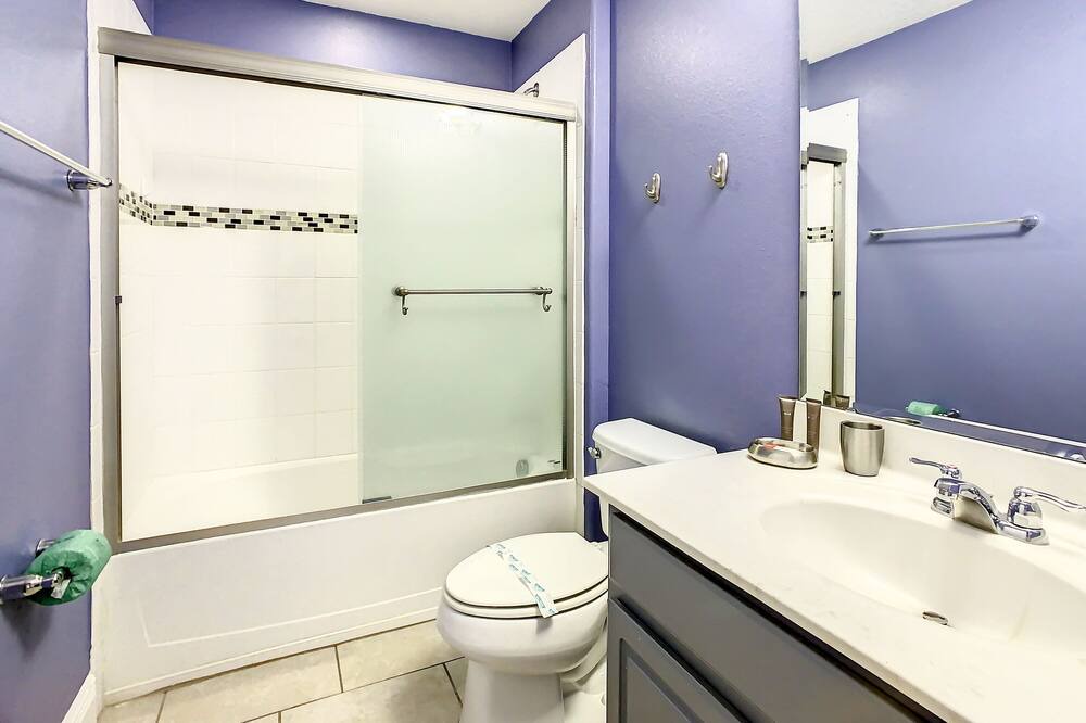 Photo of Bathroom in Sunridge Woods