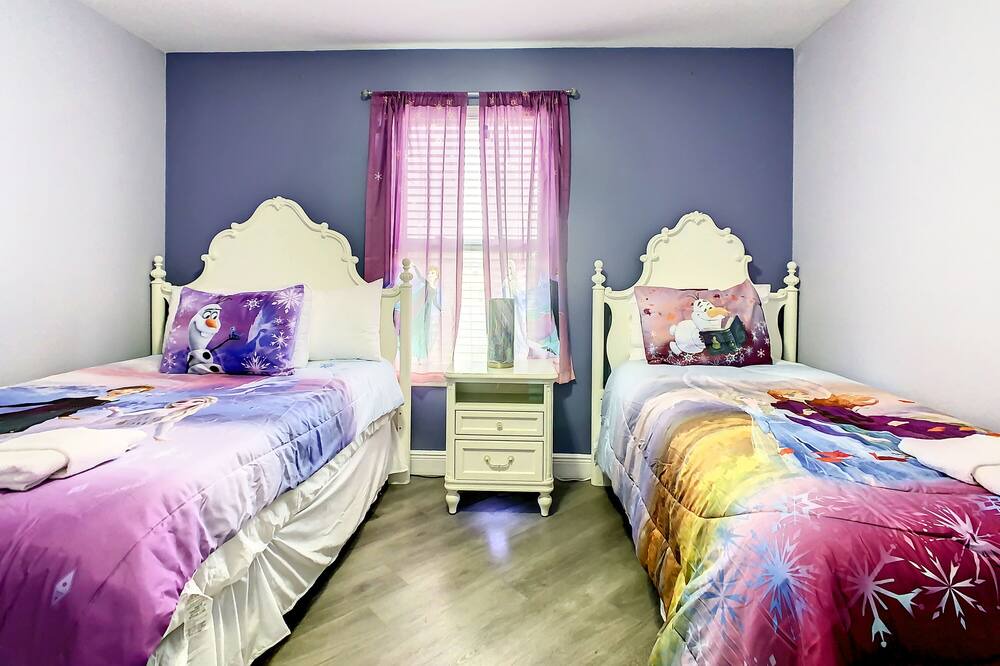 Photo of Bedroom in Sunridge Woods
