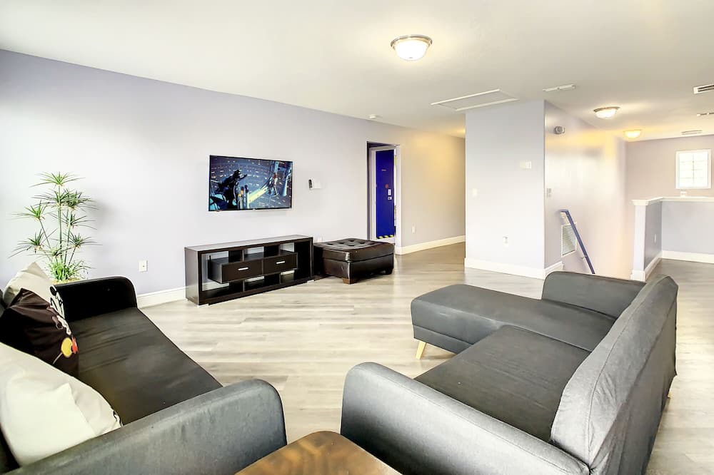 Photo of Livingroom in Sunridge Woods