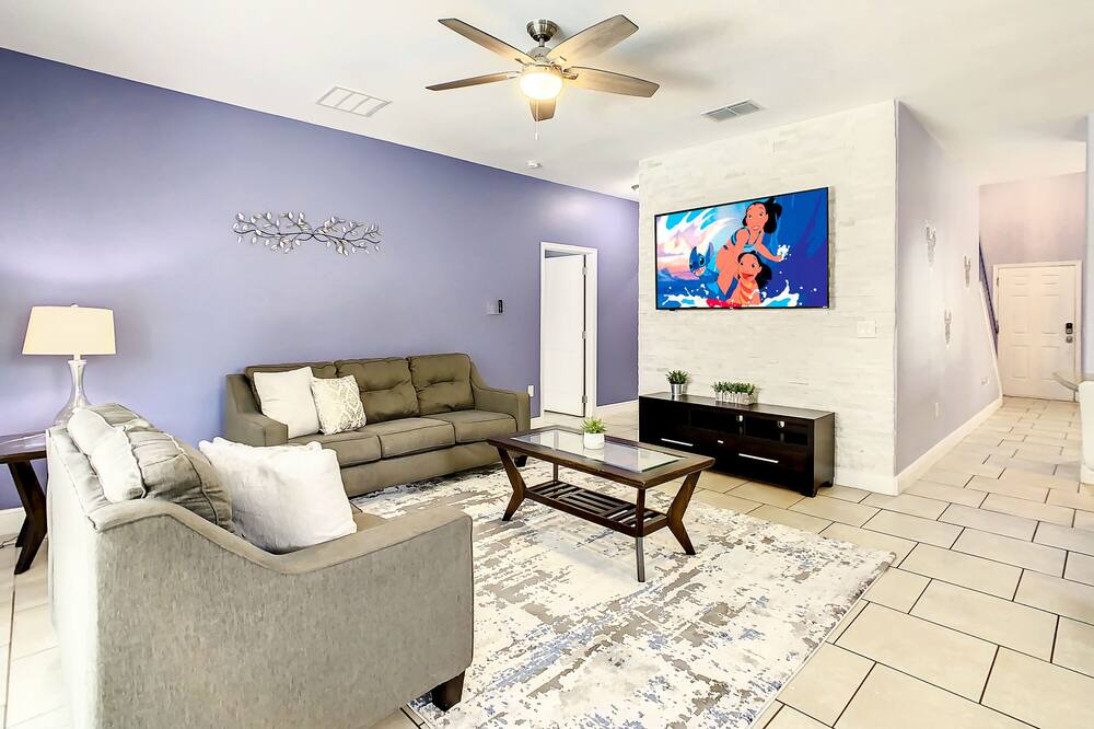 Photo of Livingroom in Sunridge Woods