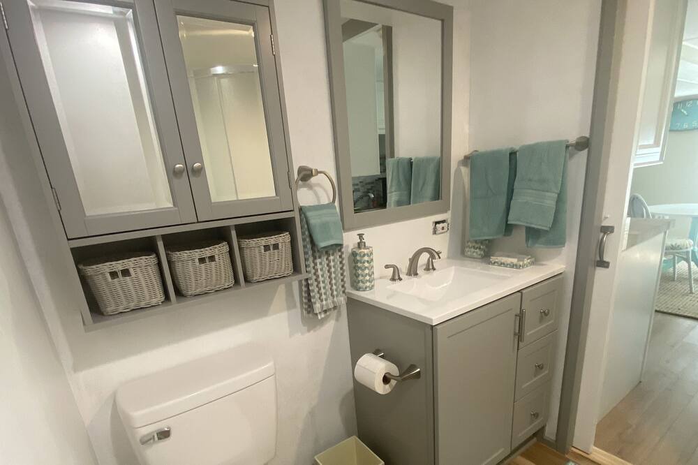 Photo of Bathroom in Nettles Island