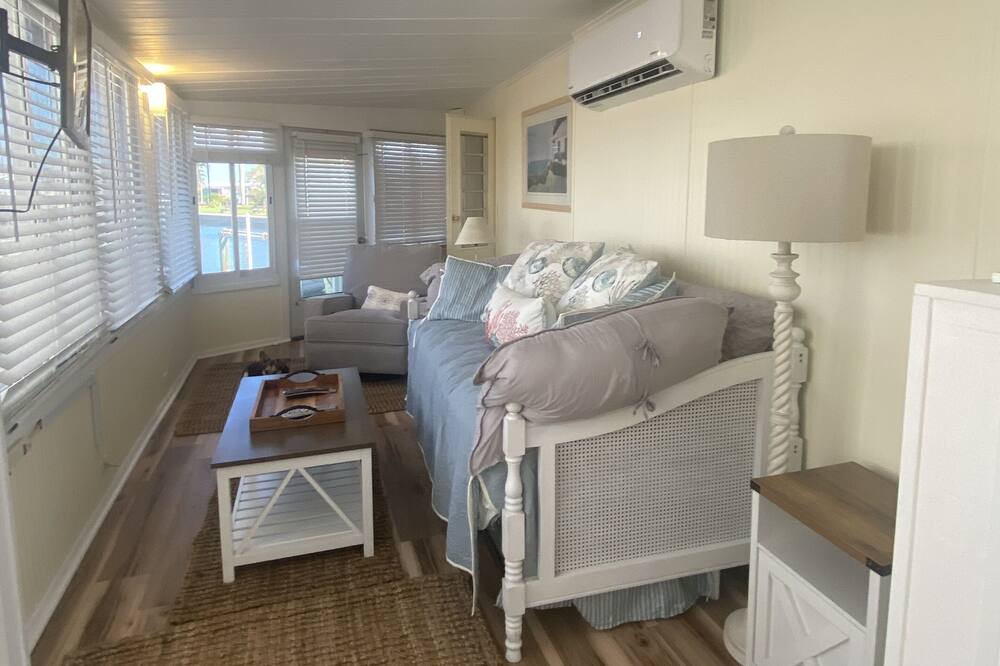 Photo of Bedroom in Nettles Island