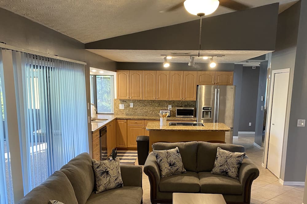 Photo of Livingroom in Indian River Estates