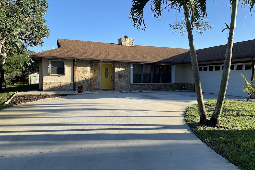 Photo of Outdoor in Indian River Estates