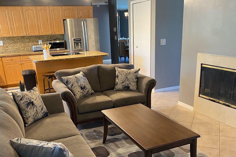 Photo of Livingroom in Indian River Estates