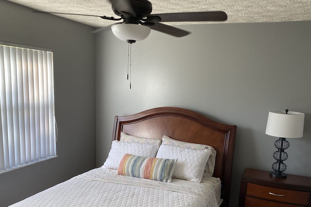 Photo of Bedroom in Indian River Estates