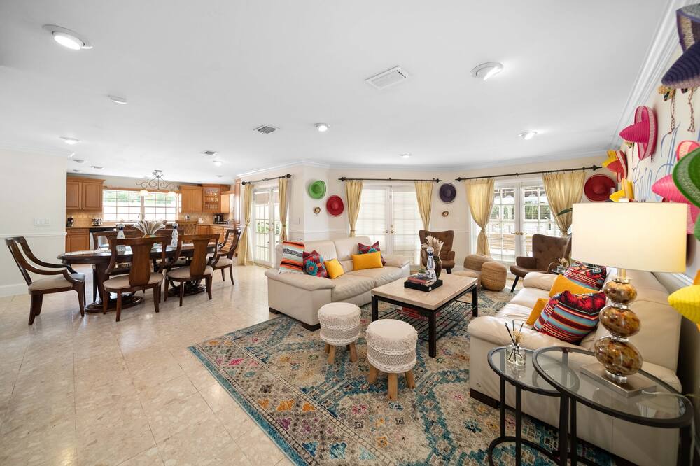 Photo of Livingroom in Northeast Coconut Grove