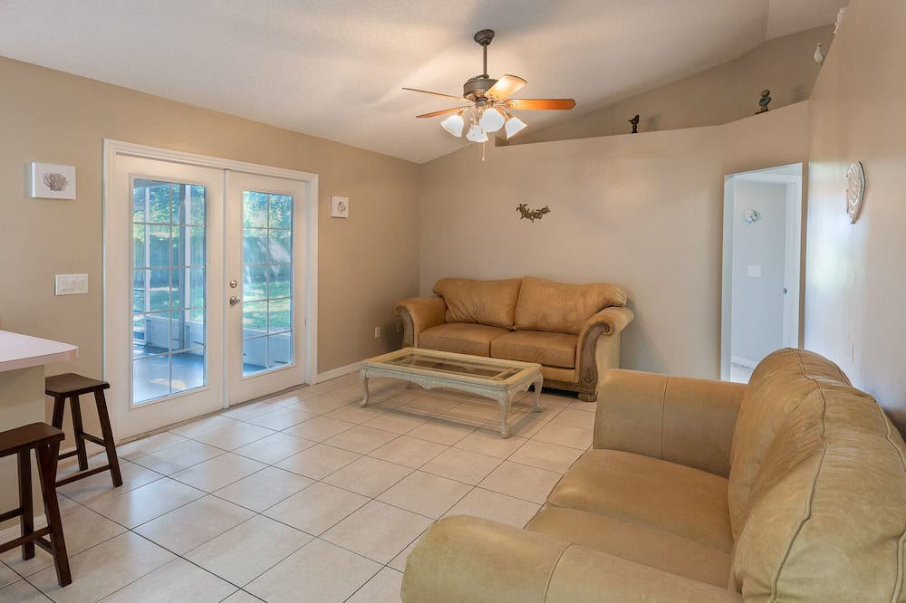 Photo of Livingroom in Palm Bay