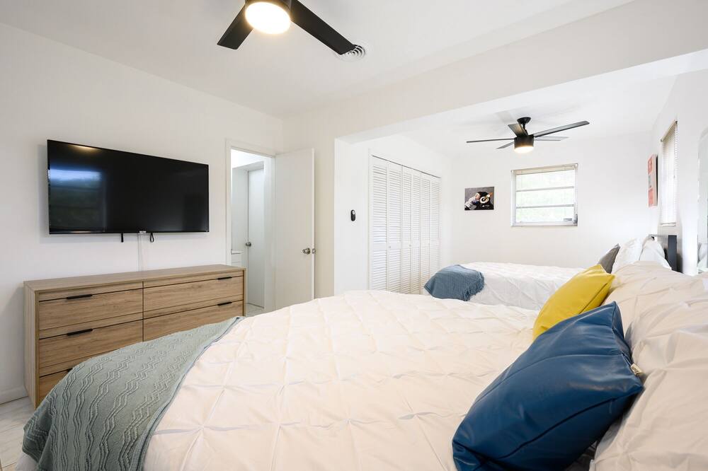 Photo of Bedroom in West Hollywood