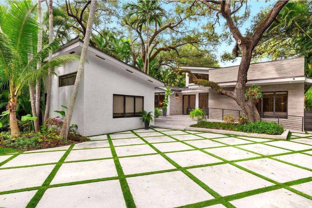 Photo of Others in Northeast Coconut Grove