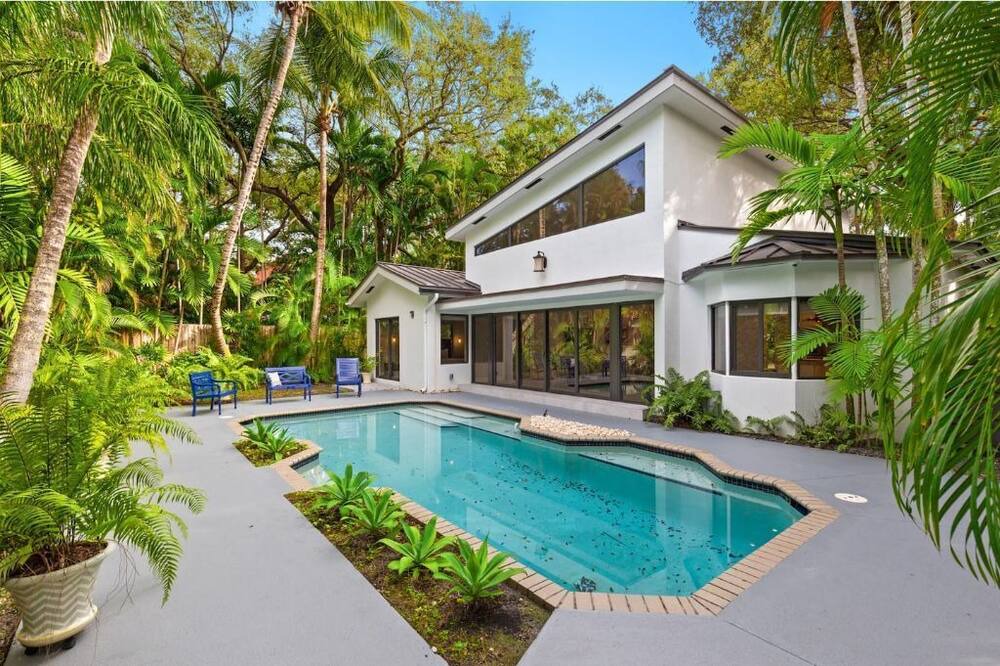 Photo of Outdoor in Northeast Coconut Grove