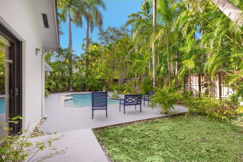 Photo of Outdoor in Northeast Coconut Grove