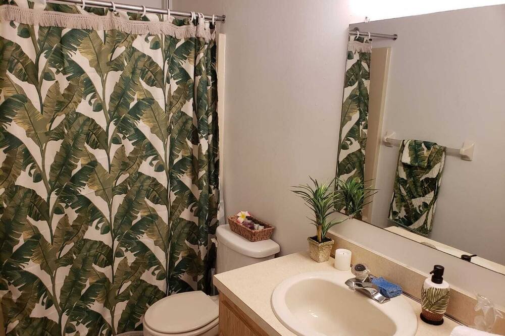Photo of Bathroom in Tropic