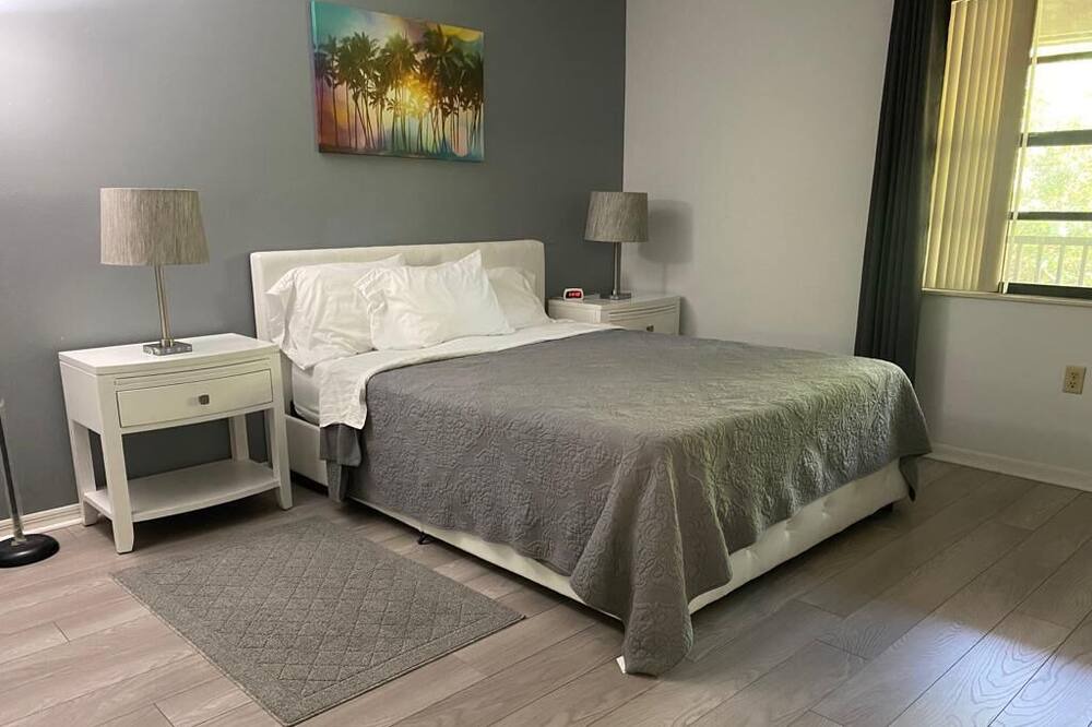Photo of Bedroom in Tropic