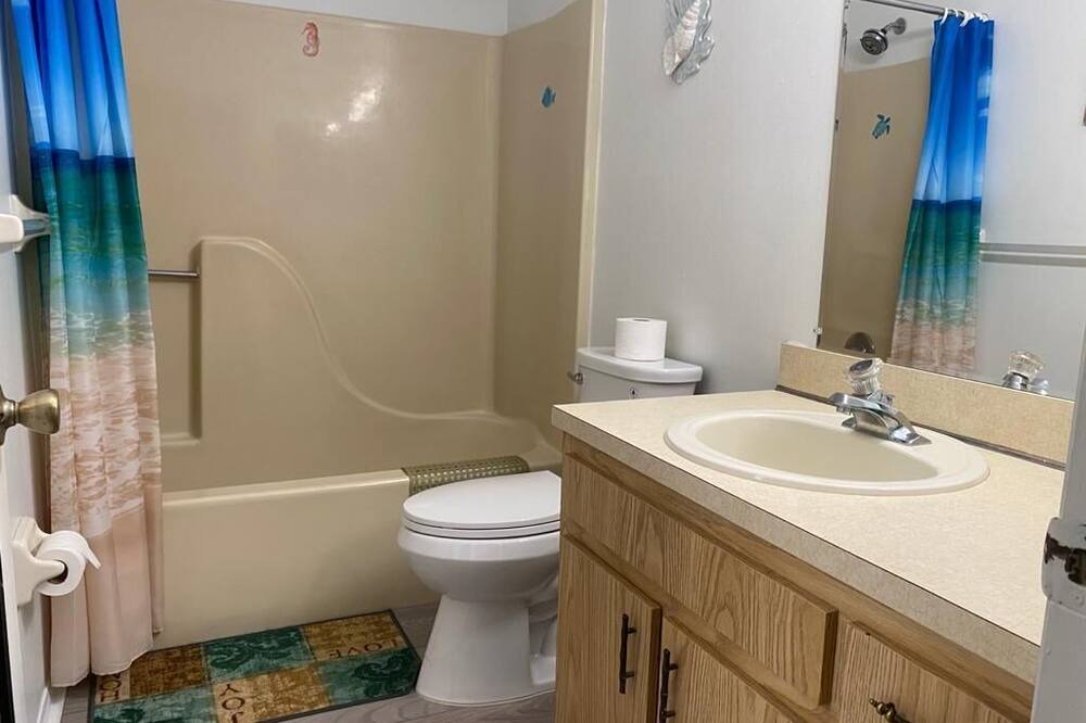 Photo of Bathroom in Tropic