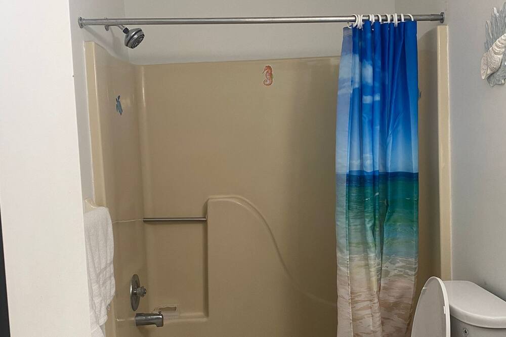 Photo of Bathroom in Tropic